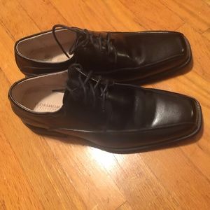 Brand New Men's Florsheim leather dress shoes 8.5